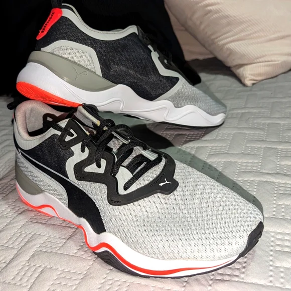 Puma - Picture 1 of 4